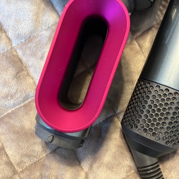 Dyson Hair Styling Set with Attachments - Picture 5 of 7